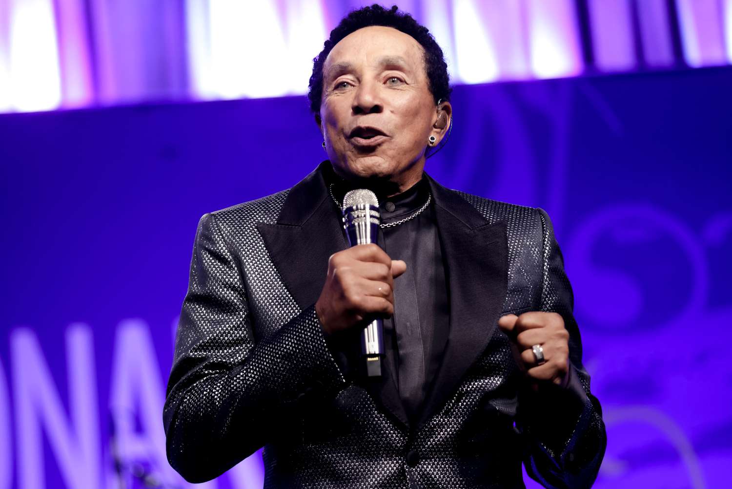 Smokey Robinson live performance